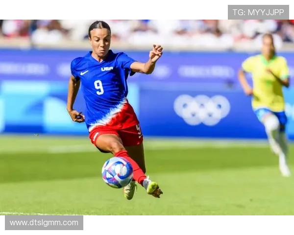 巴西女足与澳大利亚队激战正酣谁能在世界杯舞台上笑到最后